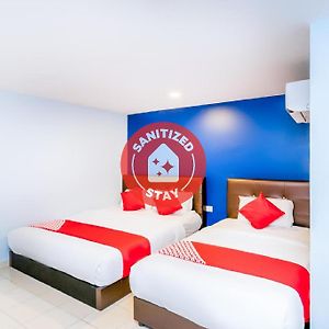 Oyo 503 Hotel Aromas Jb